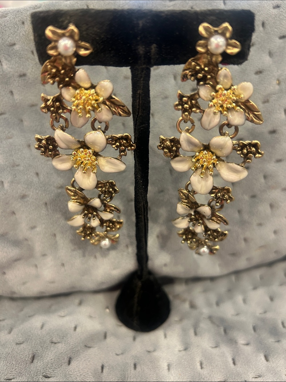 Enamel White Flowers with pearls in Antiqued & Bright Gold Statement-NWT